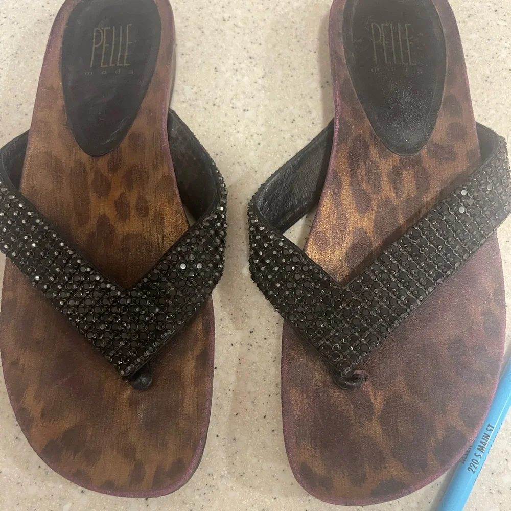 Pelle Moda Black Rhinestone Thing Flop Flop Sandal size 7.5 - Picture 8 of 10